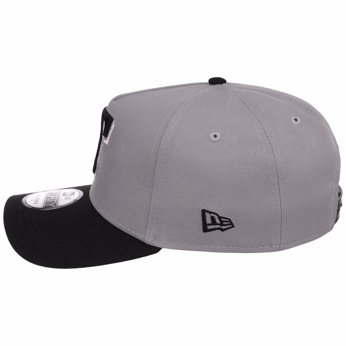 Texas Rangers MLB Gray x Black FASHION CORE New Era 9FORTY A-Frame detail view