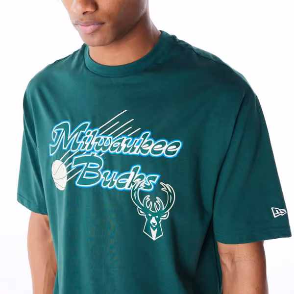 Milwaukee Bucks Script New Era Oversized NBA T-Shirt Green view 4