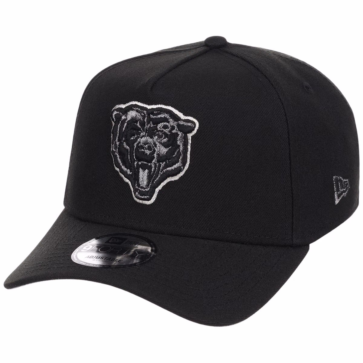 Chicago Bears NFL Liquid Titanium New Era 9FORTY detail view