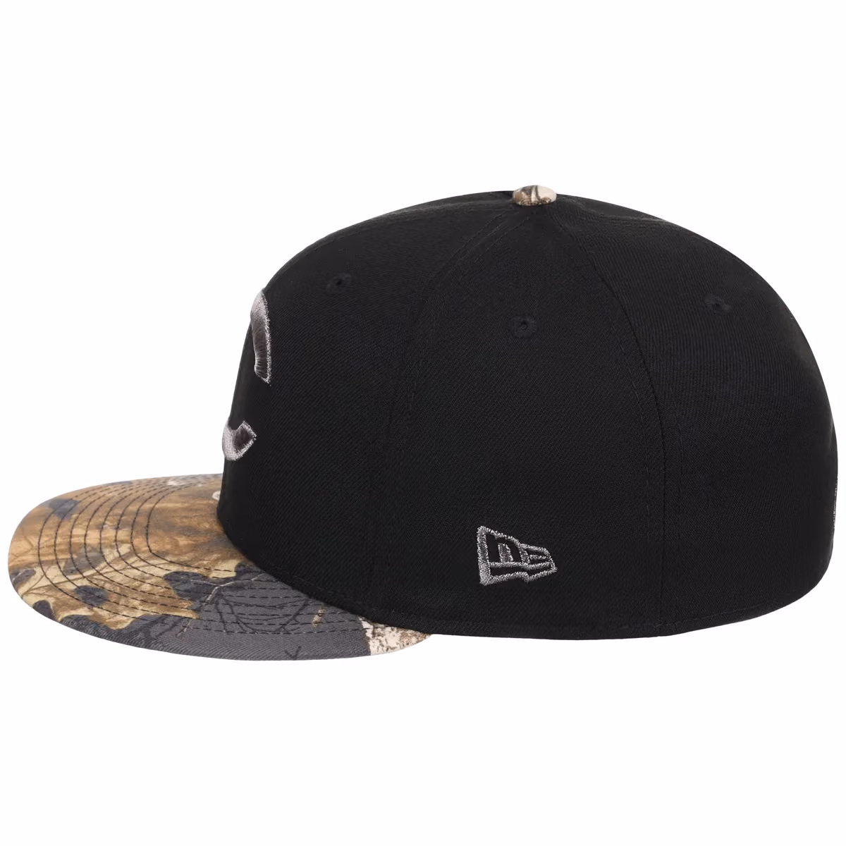 Cleveland Indians MLB Black Realtree Metallics New Era 59FIFTY detail view