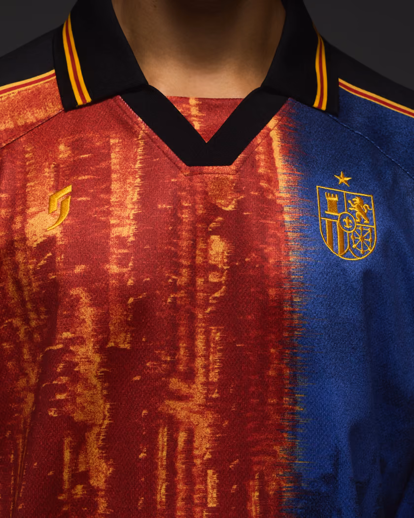 Jersevo Custom Personalized Spain Longsleeve Polo crest detail