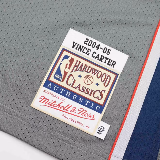 Vince Carter #15 New Jersey Nets 2004-05 Mitchell & Ness Authentic NBA Jersey Grey view 3