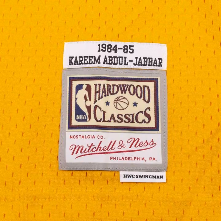 Kareem Abdul-Jabbar #33 Los Angeles Lakers 1984-85 Mitchell & Ness Swingman NBA Jersey Yellow view 3