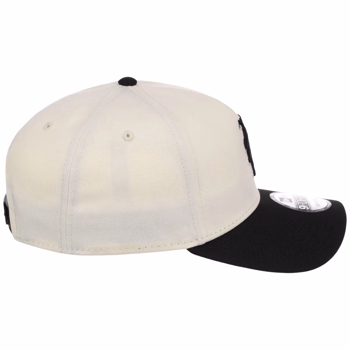 New York Mets MLB Chrome x Black FASHION CORE New Era 9FORTY A-Frame detail view