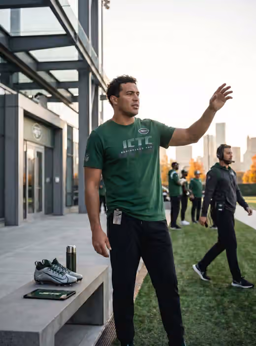 New York Jets 2026 NFL Sideline Team Issue Dri-Fit T-Shirt Green view 3