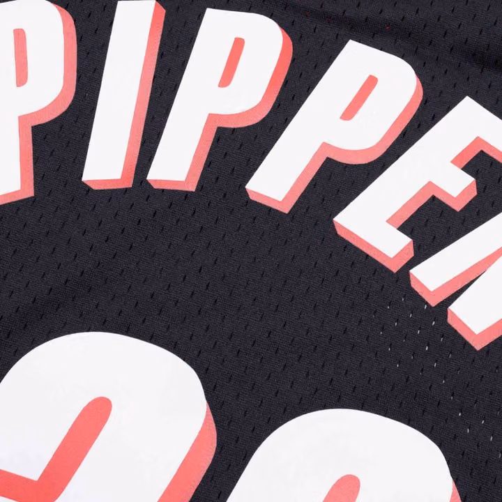 Scottie Pippen #33 Portland Trail Blazers 1999-00 Mitchell & Ness Swingman NBA Jersey Black view 4