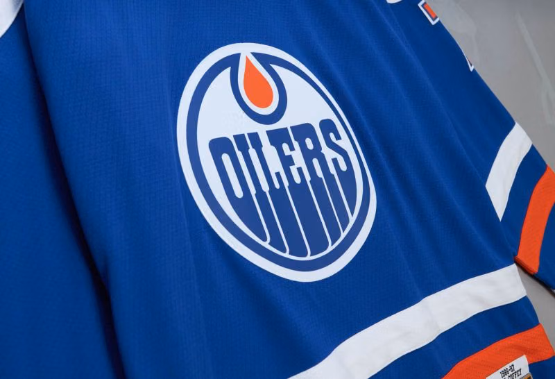 Paul Coffey #7 Edmonton Oilers 1986-87 Mitchell & Ness NHL Jersey view 4