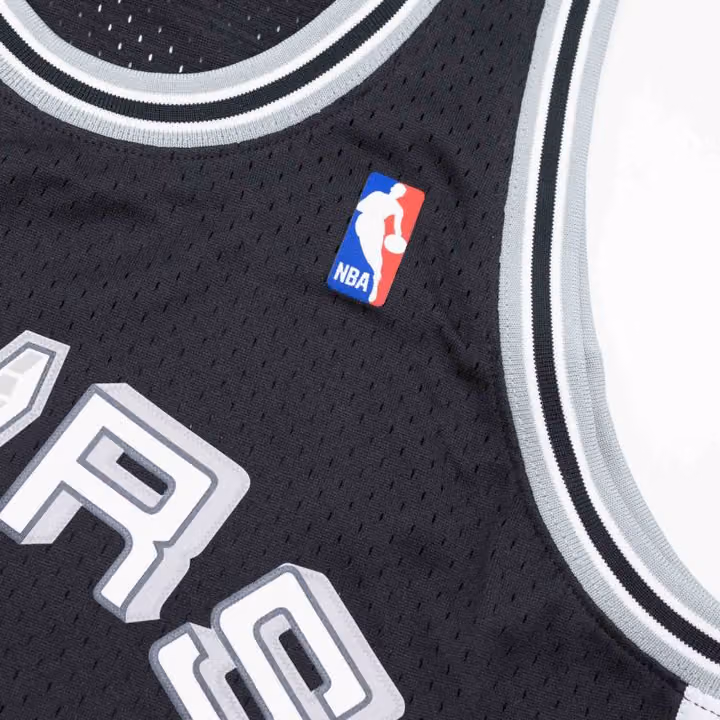 Tony Parker #9 San Antonio Spurs 2001-02 Mitchell & Ness Swingman NBA Jersey Black view 5