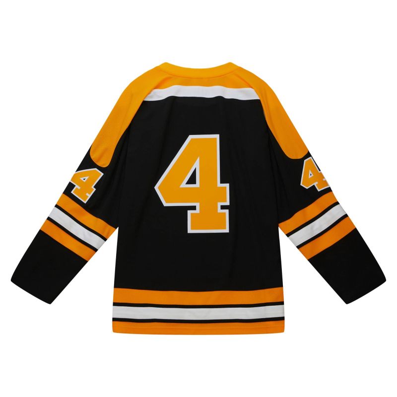 Bobby Orr #4 Boston Bruins 1971-72 Mitchell & Ness NHL Jersey view 2